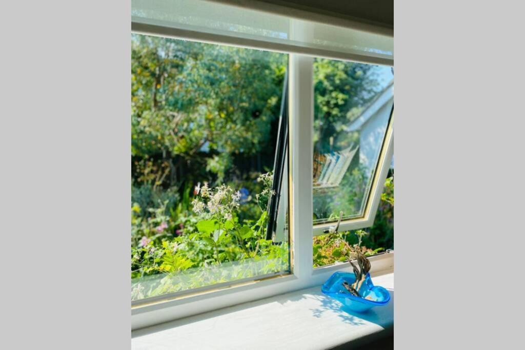 The Yellow Door Whitstable - Peaceful Retreat Close To Beach Exterior photo